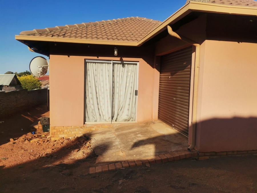 To Let 3 Bedroom Property for Rent in Tlhabane West North West